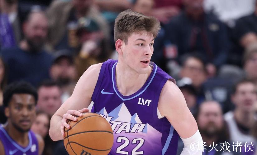 菲利波夫斯基末节狂砍14分，爵士最后1分钟以9-0攻击波反超独行侠1分。